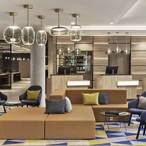 Courtyard By Marriott Hotell